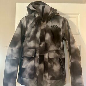 The North Face Women's Black and Gray Ski Jacket